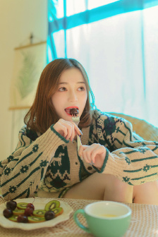 娇妻玩4p被3个男子伺候